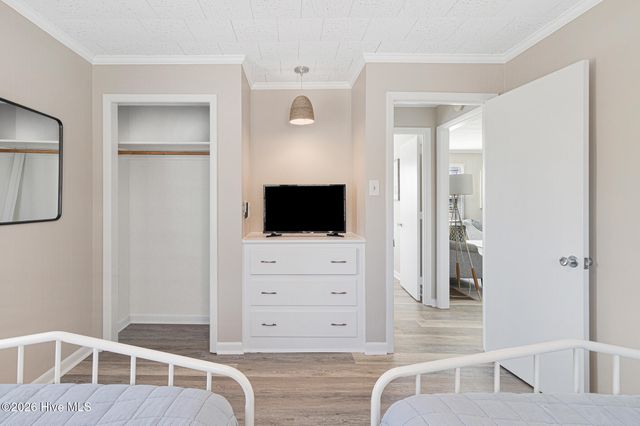 902 Ocean Drive E&W, Emerald Isle, NC 28594