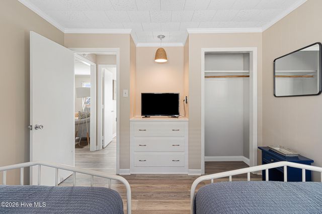 902 Ocean Drive E&W, Emerald Isle, NC 28594