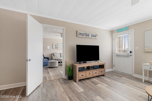 902 Ocean Drive E&W, Emerald Isle, NC 28594