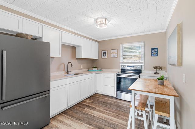 902 Ocean Drive E&W, Emerald Isle, NC 28594