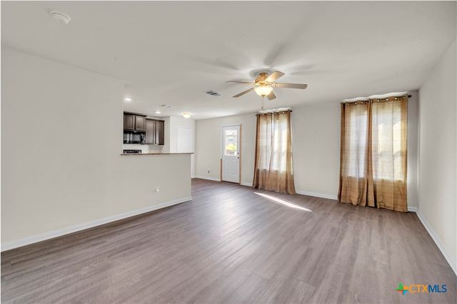 5017 Cressler Lane 28G, Jarrell, TX 76537