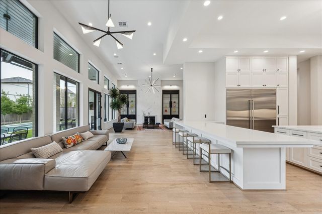 1619 Lynnview Drive, Houston, TX 77055