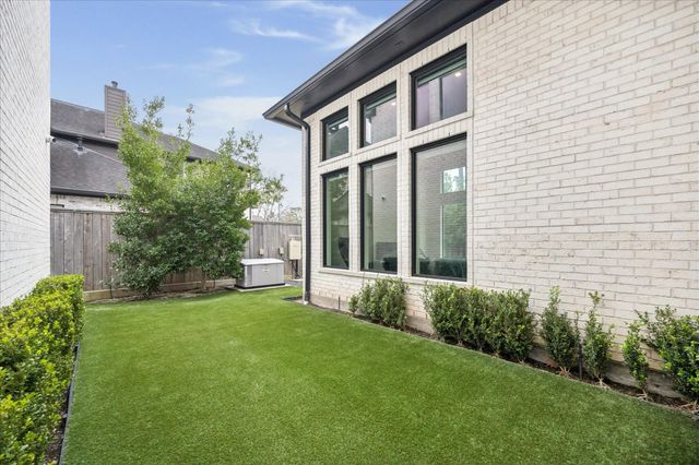 1619 Lynnview Drive, Houston, TX 77055