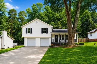1731 Rose Garden Lane, Loganville, GA 30052