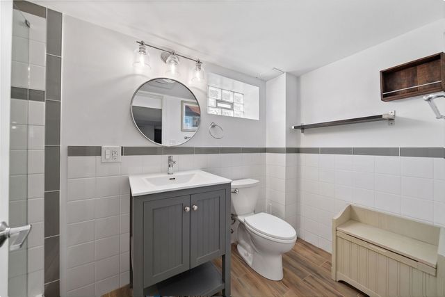 7405 N ODELL Avenue, Chicago, IL 60631