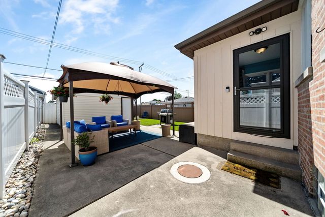 7405 N ODELL Avenue, Chicago, IL 60631