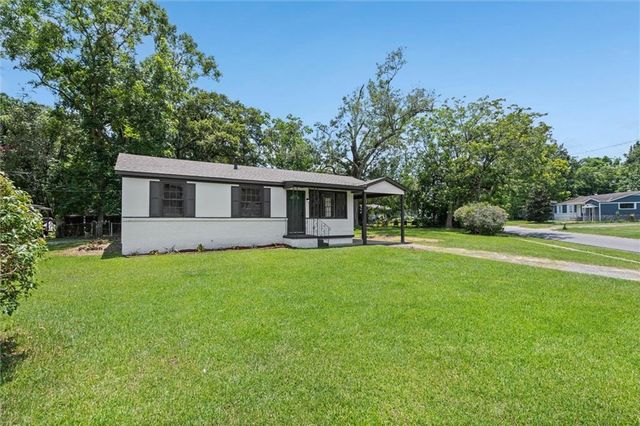 2401 Dog River Drive N, Mobile, AL 36605