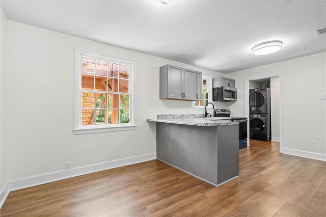 2401 Dog River Drive N, Mobile, AL 36605