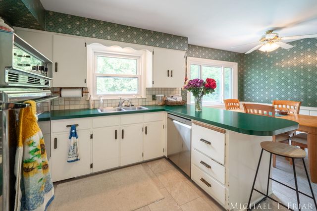1705 Derbyshire Street Se, City Of Grand Rapids, MI 49508