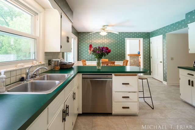 1705 Derbyshire Street Se, City Of Grand Rapids, MI 49508