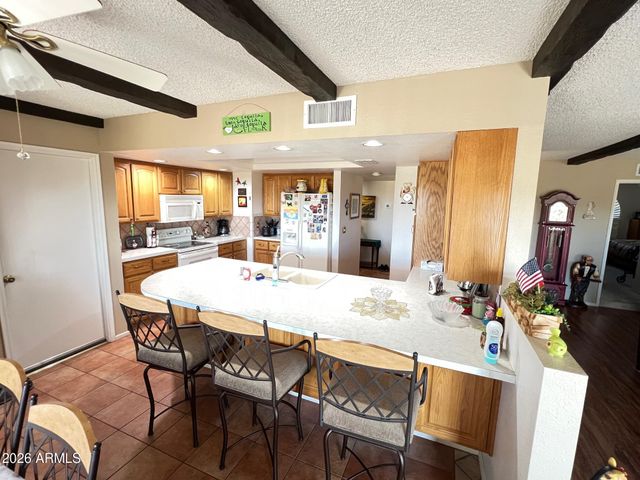 2260 N Middlecoff Drive, Mesa, AZ 85215