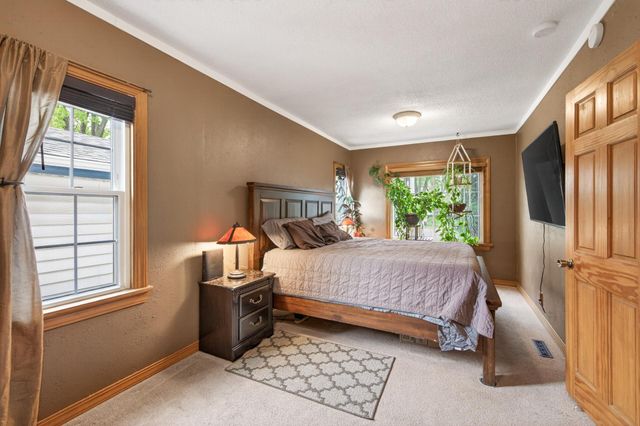 759 9th Avenue S, South Saint Paul, MN 55075