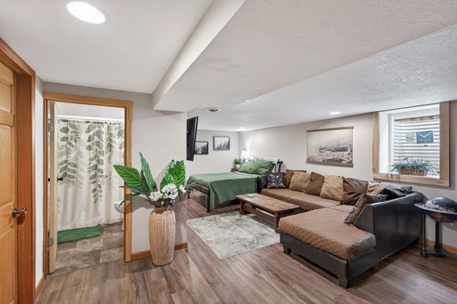 759 9th Avenue S, South Saint Paul, MN 55075