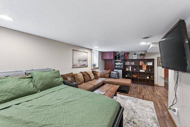 759 9th Avenue S, South Saint Paul, MN 55075