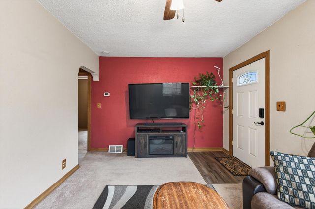 759 9th Avenue S, South Saint Paul, MN 55075