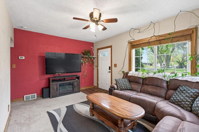 759 9th Avenue S, South Saint Paul, MN 55075