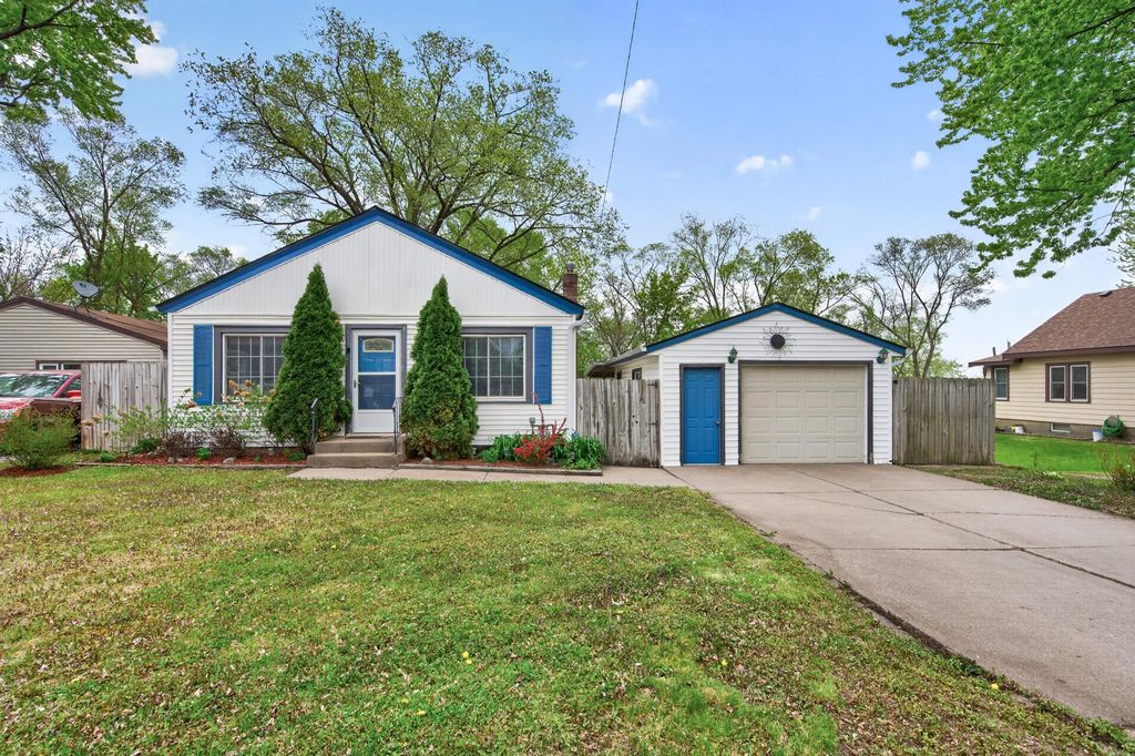 759 9th Avenue S, South Saint Paul, MN 55075