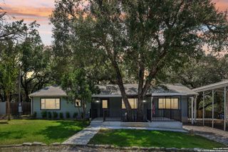 131 Oak Springs Dr., Canyon Lake, TX 78133