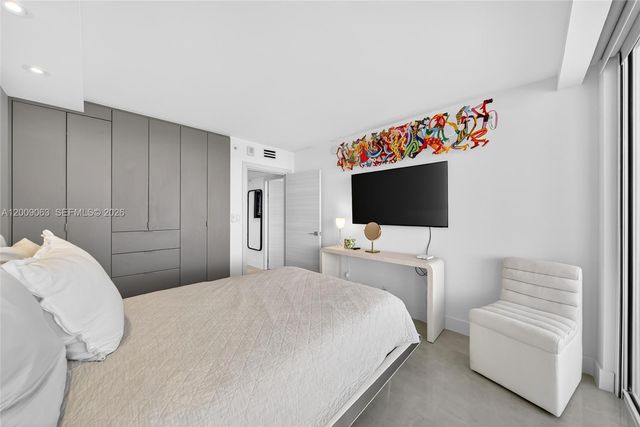 400 S Pointe Dr 2009, Miami Beach, FL 33139