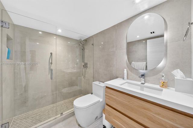 400 S Pointe Dr 2009, Miami Beach, FL 33139