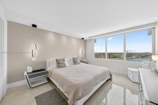 400 S Pointe Dr 2009, Miami Beach, FL 33139