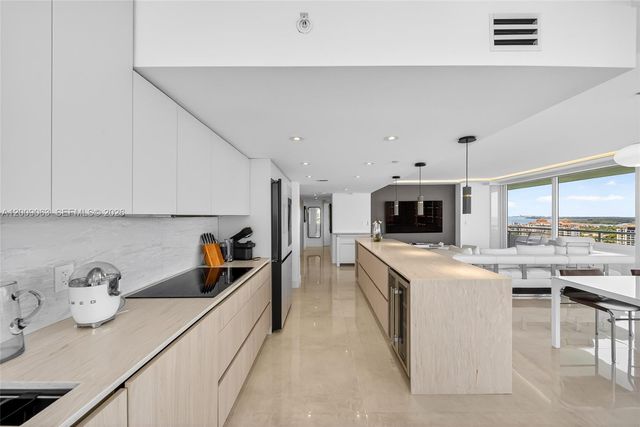 400 S Pointe Dr 2009, Miami Beach, FL 33139