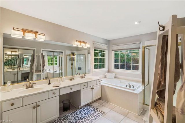 2188 Benwicke Drive, Pfafftown, NC 27040