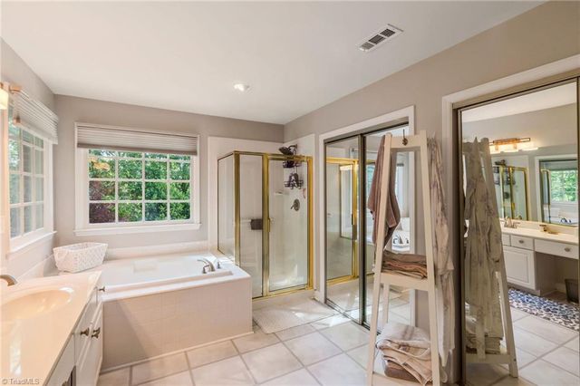 2188 Benwicke Drive, Pfafftown, NC 27040