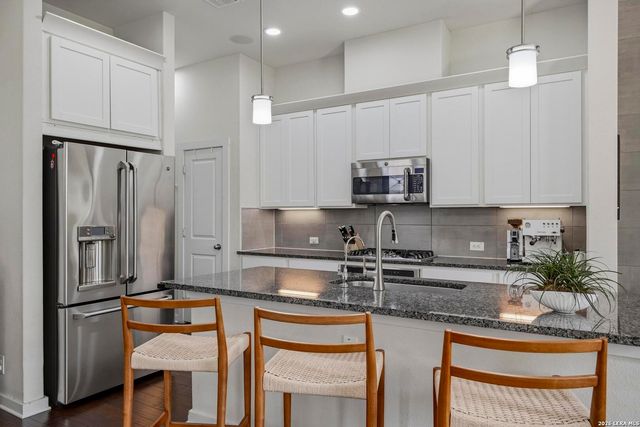7914 ROANOKE RUN UNIT 26, San Antonio, TX 78240