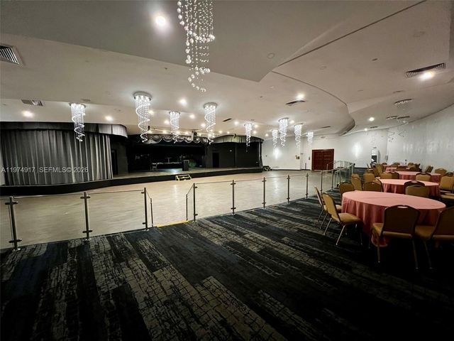 19201 Collins Avenue 432, Sunny Isles Beach, FL 33160