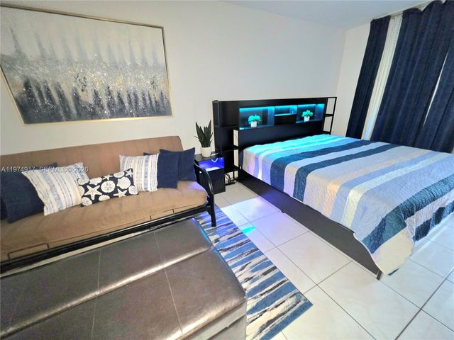 19201 Collins Avenue 432, Sunny Isles Beach, FL 33160