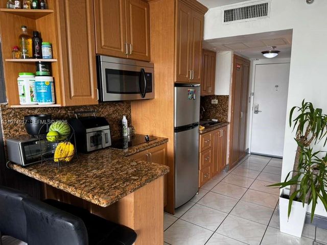 19201 Collins Avenue 432, Sunny Isles Beach, FL 33160