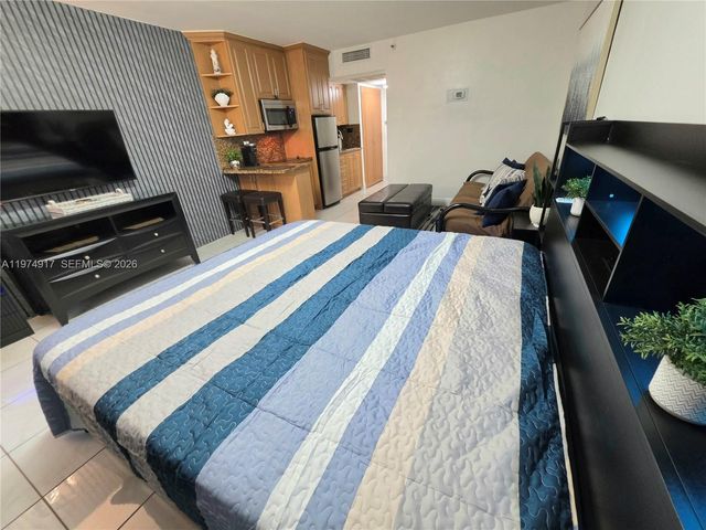 19201 Collins Avenue 432, Sunny Isles Beach, FL 33160