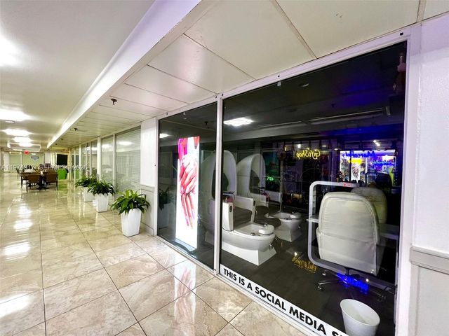19201 Collins Avenue 432, Sunny Isles Beach, FL 33160