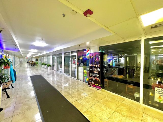 19201 Collins Avenue 432, Sunny Isles Beach, FL 33160