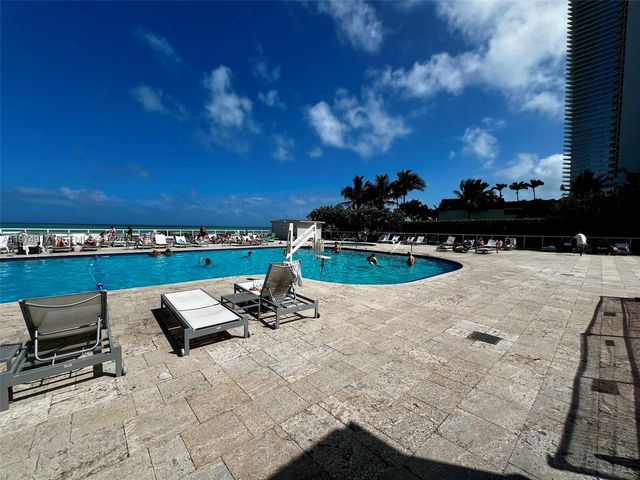 19201 Collins Avenue 432, Sunny Isles Beach, FL 33160
