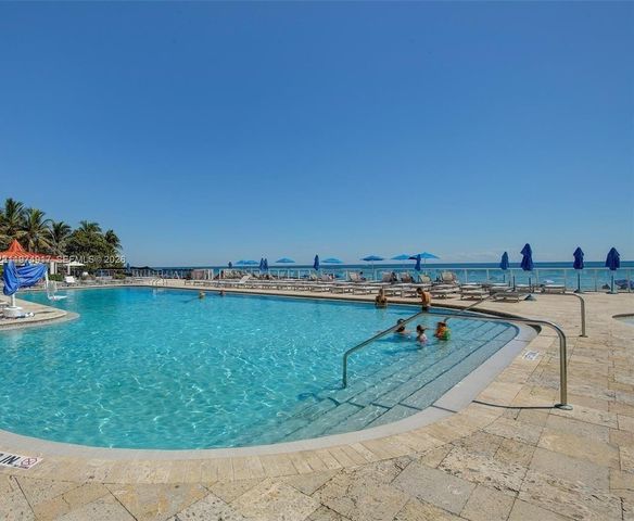 19201 Collins Avenue 432, Sunny Isles Beach, FL 33160