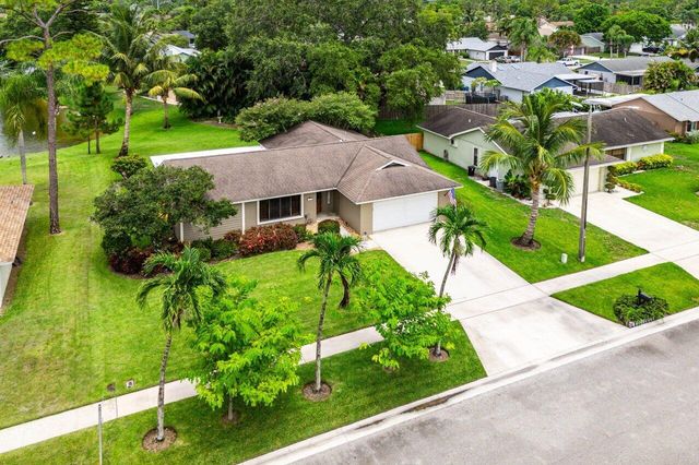 129 Parkwood Drive, Royal Palm Beach, FL 33411