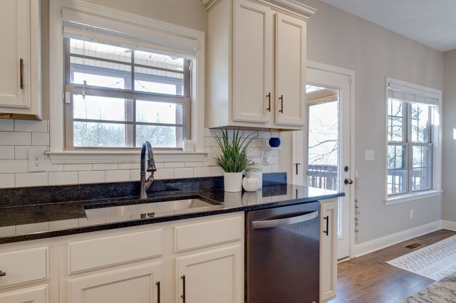 111 Amelia Drive, Bon Aqua, TN 37025