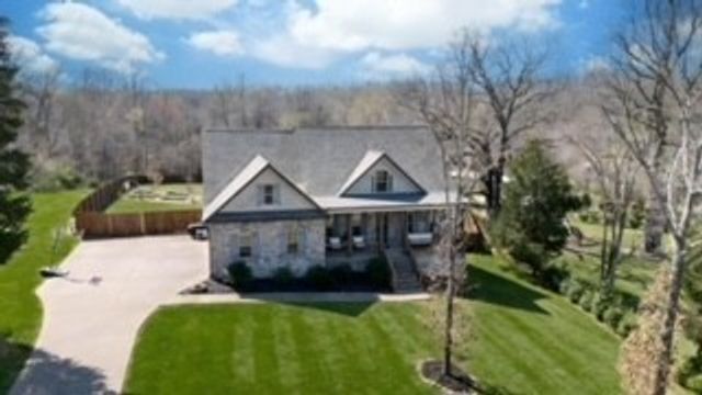 111 Amelia Drive, Bon Aqua, TN 37025