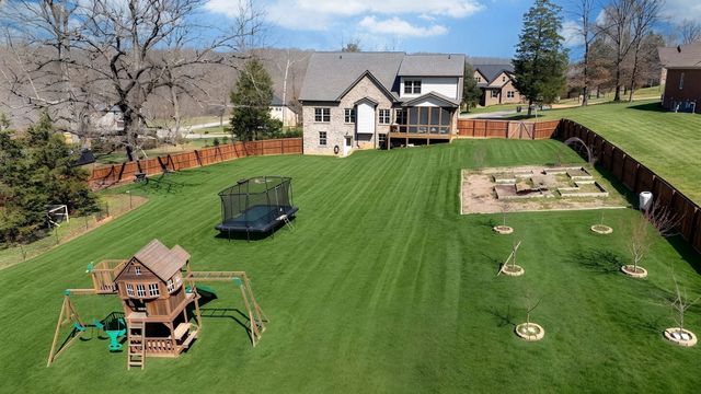 111 Amelia Drive, Bon Aqua, TN 37025