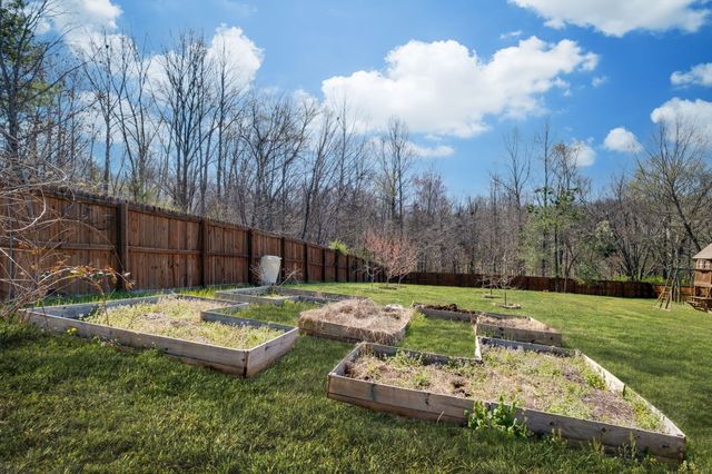 111 Amelia Drive, Bon Aqua, TN 37025