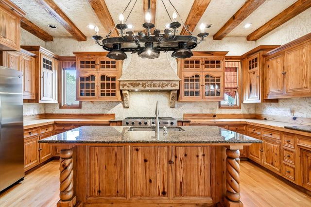 6108 S Bluff Ridge Road, Ozark, MO 65721