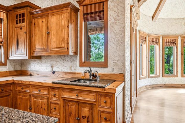 6108 S Bluff Ridge Road, Ozark, MO 65721