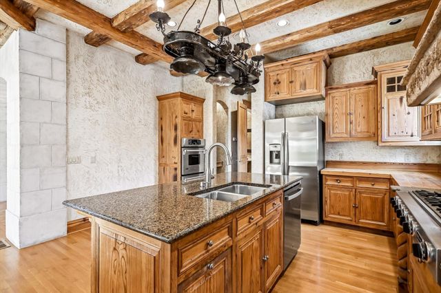 6108 S Bluff Ridge Road, Ozark, MO 65721