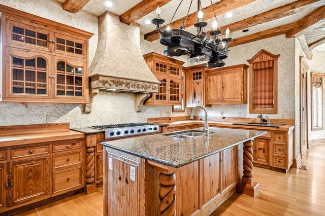 6108 S Bluff Ridge Road, Ozark, MO 65721