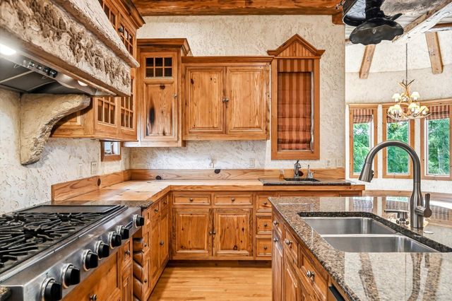 6108 S Bluff Ridge Road, Ozark, MO 65721