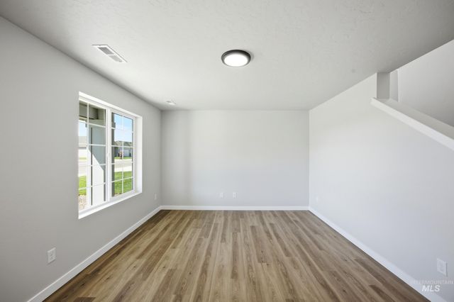 14068 Shiny Spruce St, Caldwell, ID 83607