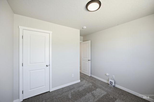 14068 Shiny Spruce St, Caldwell, ID 83607