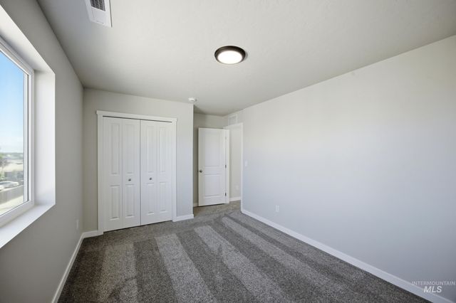 14068 Shiny Spruce St, Caldwell, ID 83607